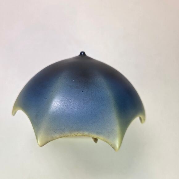 Goebel M.I. Hummel Stormy Weather #71 TMK2 Full Bee Germany 6.5" Figurine - Picture 10 of 16